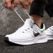 京东百亿补贴：耐克（NIKE）耐克男鞋跑步鞋