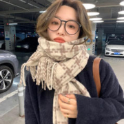 娆蝶 女冬季美拉德系格子围巾