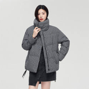 雪中飞 女式短款羽绒服精致秋冬经典立领休闲羽绒服外套
