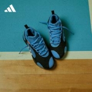 adidas 阿迪达斯 米切尔5代 男女款签名篮球鞋 IE8328