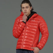 一夜入冬：Marmot 土拨鼠 男士700蓬连帽羽绒服 V81225