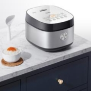 Midea 美的 炖卤烘焙发面蛋糕：聚能釜电饭煲 4L 多功能智能预约