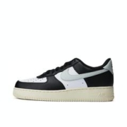 NIKE 耐克 AIR FORCE 1 07 男子运动鞋 FQ6848