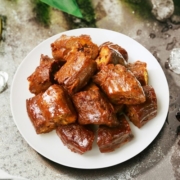 周黑鸭 锁鲜五香鸭脖180g 醇香不辣 武汉特产卤味即食不辣鸭脖 气调盒装