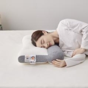 小狐蝶 颈椎枕头助睡眠护颈枕专用睡觉支撑牵引修复劲椎侧睡单人整头枕芯