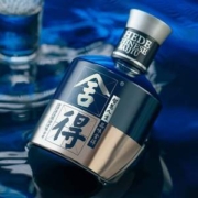 沱牌旗下高端，舍得 米兰时装周纪念版 52度浓香型白酒100mL