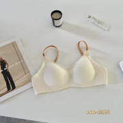 Ubras 果冻条软支撑乳胶无痕文胸舒适聚拢无钢圈撞色美背肩收副乳内衣女