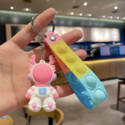 微信小程序：太空兔萌龙新款+手绳挂扣