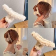 本属 毛绒鲨鱼发卡