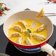 轻松煎出太阳花：ASD 爱仕达 麦饭石色煎锅 26cm