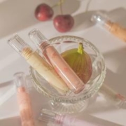 膨胀50% 拍三件 花洛莉亚初吻水光唇釉