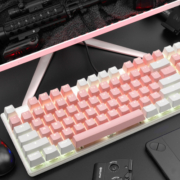 黑峡谷（Hyeku）GK715s 104键有线机械键盘 电竞游戏吃鸡键盘 PBT键帽 全键无冲 粉白色凯华插拔白轴