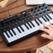 M-Audio Oxygen Pro 系列 Mini 32键智能音乐制作MIDI键盘