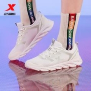 拍4 特步革面健身休闲运动鞋