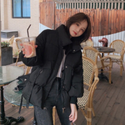 品彩秋冬棉服女纯色宽松立领面包服飘带设计简约时尚外套 P139M1088