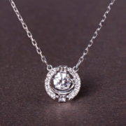 施华洛世奇（SWAROVSKI）跳动的心项链 时尚女士水晶项链锁骨链系列 生日520礼物送女友 白色 5286137