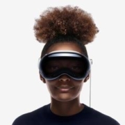 2日23点：Vision Pro 智能AR眼镜