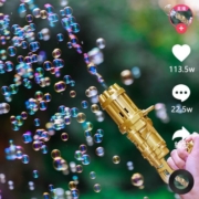 乐欣荣（LEXINRONG）69孔加特林泡泡机儿童电动泡泡枪多孔出泡抖音灯光火箭筒手持吹泡 加特林【粉色版配电池泡泡液*1】