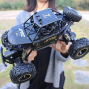 星域传奇 双电池）合金外壳遥控汽车越野车28cm