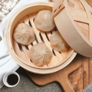 plus会员:三全快厨 猪肉灌汤小笼包288g 12只