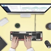 罗技（Logitech）K845机械键盘 有线键盘 游戏办公键盘 104键 全尺寸 TTC轴 青轴 吾皇万睡系列