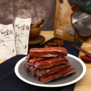 京东百亿补贴:三只松鼠风干牛肉  手撕牛肉干 500g 量贩装