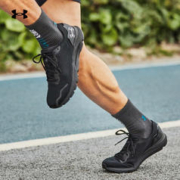 安德玛 UNDERARMOUR）HOVR Sonic 6男子缓震运动跑步鞋跑鞋3026121 黑色003 42