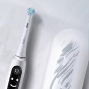 Oral-B 欧乐-B iO7 电动牙刷 珍珠白