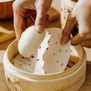 摩登主妇 蒸笼纸垫食品级家用油布不沾蒸馒头包子的垫子一次性屉布