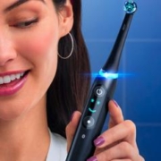Oral-B 欧乐-B 欧乐B成人电动牙刷 iO9 AI全景磁波刷iO系列圆头深度清洁牙龈按摩智能护龈送男友送女友送礼赠生日