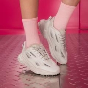 adidas 阿迪达斯 OZWEEGO CELOX经典复古运动老爹鞋男女adidas阿迪达斯官方三叶草