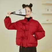 QS 秸熙 新中式国风立领保暖蝴蝶结系带冬季高级感短款小个子羽绒服