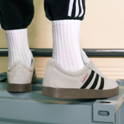 adidas 阿迪达斯 VL COURT 麂皮休闲板鞋 灰色/黑色/红色