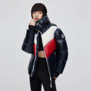 10点：波司登 都市潮流拼色连帽羽绒时尚保暖羽绒服女