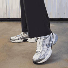 27日10点、再降价：NIKE 耐克 V2K RUN 女子运动鞋