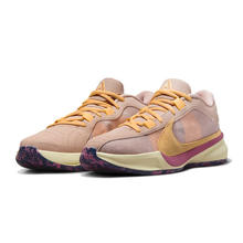 NIKE 耐克 男鞋ZOOM FREAK 5运动篮球鞋DX4996-200