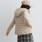 YAYA 鸭鸭羽绒服 连帽短款外套女秋冬经典百搭保暖90%鸭绒修身女式羽绒服