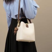 VINEY 包包女包牛皮斜挎手提包轻奢水桶单肩包百搭女神节礼物38妇女节