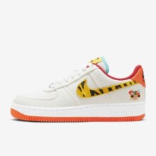 NIKEYY胜道体育   耐克女子NIKE AIR FORCE 1 AF1空军一号运动鞋 DR0148-171 36.5