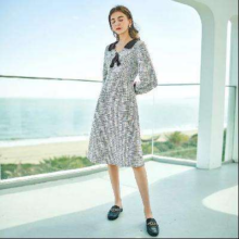 米莱达 春秋V领撞色泡泡袖中长连衣裙女