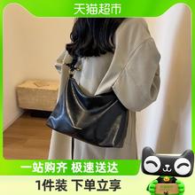 卡帝乐鳄鱼 ins百搭出行包包时尚韩版女生单肩包柔软简约PU女士手提包