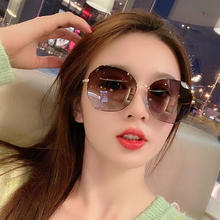 女士大框太阳镜