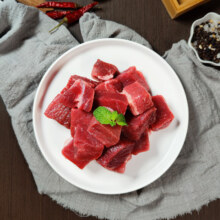 京东百亿补贴:鲜京采 进口原切牛肉块 1kg 真牛肉中式炖煮烧烤小块肉