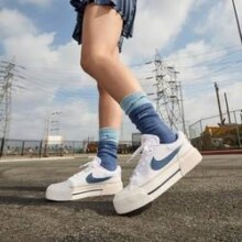 NIKE 耐克 COURT LEGACY LIFT 女子板鞋 DM7590-104