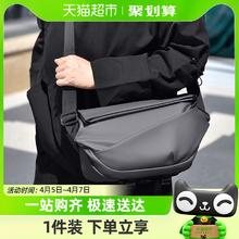 卡帝乐鳄鱼 街头潮流男士斜挎包多功能防泼水男生胸包女生帅气机车单肩包新款