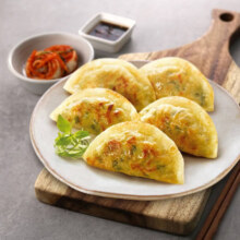 PLUS会员：必品阁（bibigo） 脆皮煎饺 韩式泡菜煎饺 250g*8件