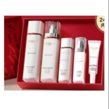 欧莱雅 复颜套装（柔肤水130ml+乳液110ml+柔肤水65ml+日霜15ml+乳液50ml+赠 积雪草面膜6片+毛茸印花帆布包）-母亲节专场