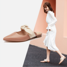 Clarks 其乐 Laina l 5 Mule 女士牛皮经典方跟尖头穆勒鞋