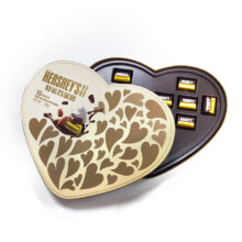 PLUS会员、需首购：好时Hershey’s 巧金砖 整粒巴旦木牛奶巧克力 15粒心形礼盒装140g*2件