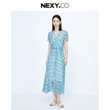 NEXY.CO 奈蔻 夏季连衣裙女v领休闲短袖茶歇裙